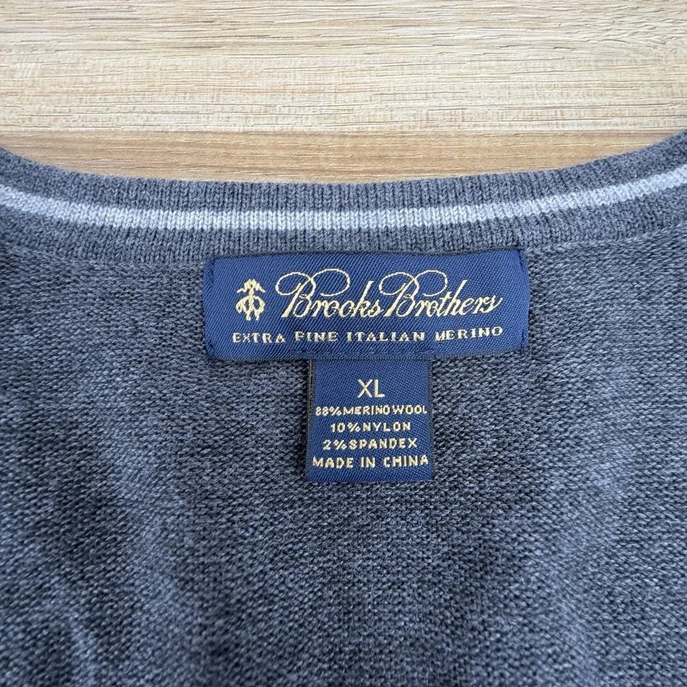 Brooks Brothers Mens Merino Wool Dark Gray V Neck Sweater Size XL